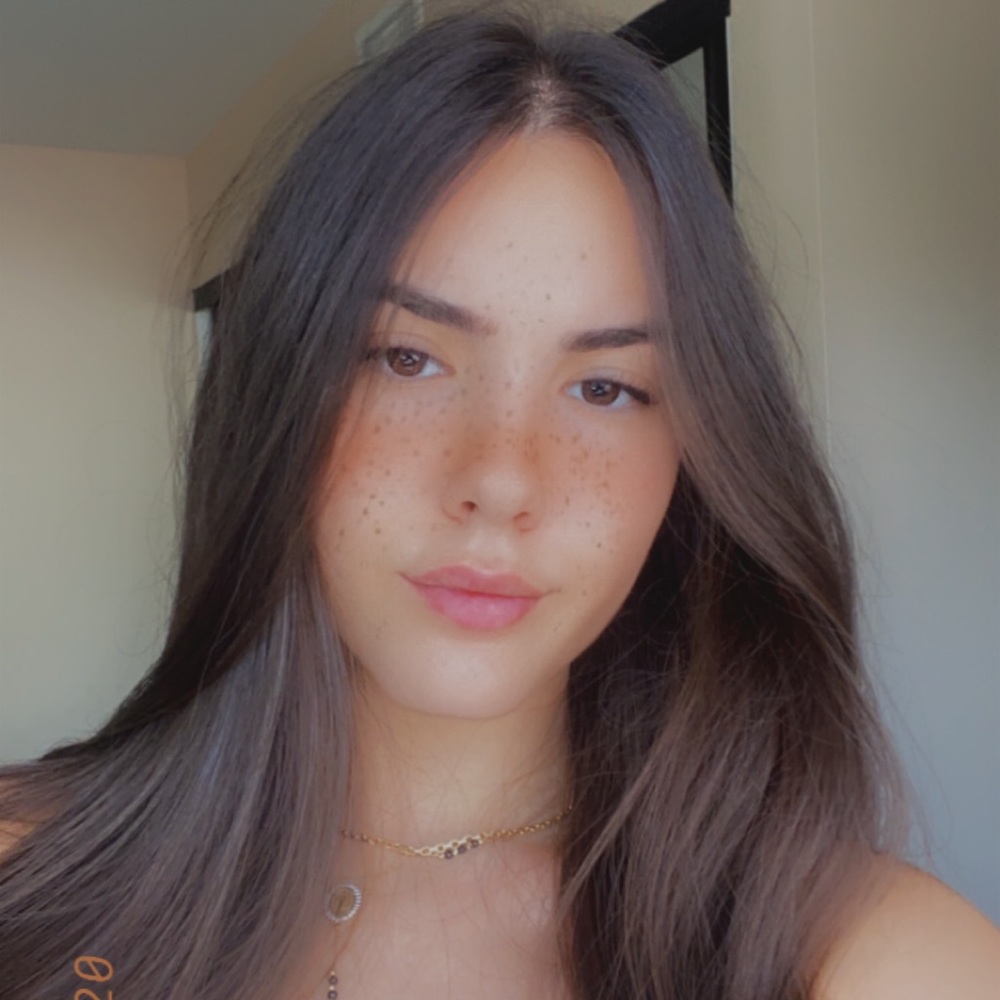 Meet your Posher, Chloe